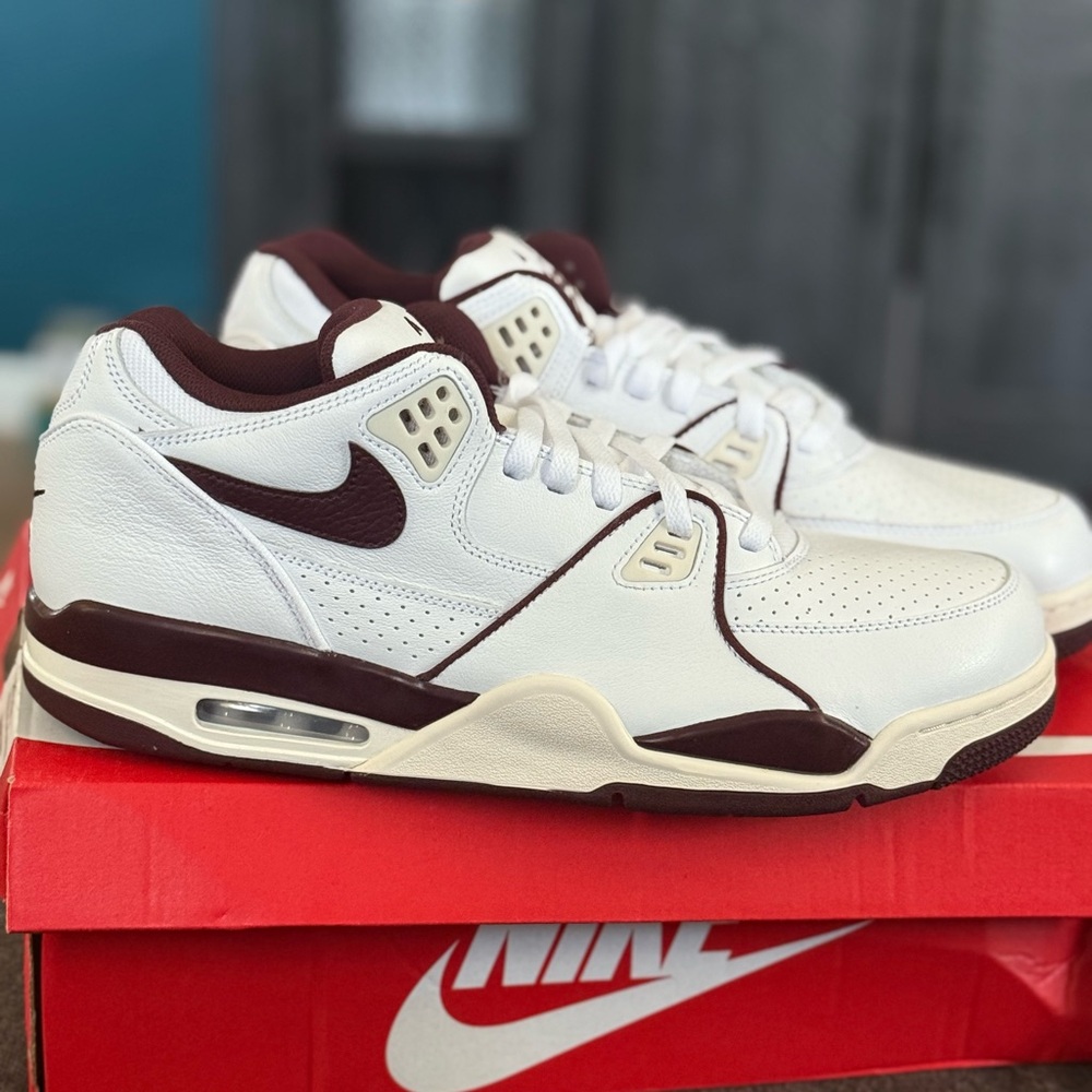 Nike Men's White and Burgundy -Phantoms
